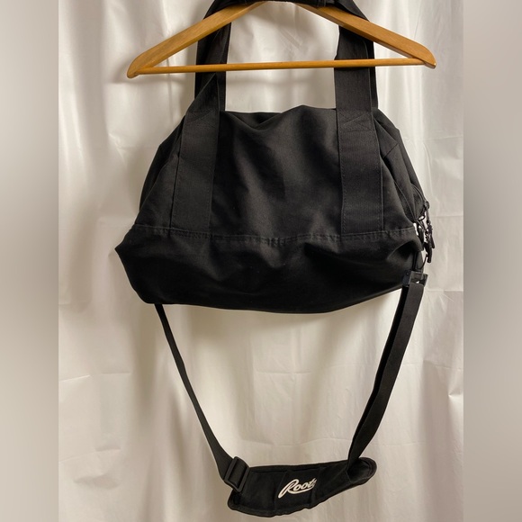 Roots Classic Black Shoulder/Cross Body Duffle Bag - Picture 2 of 9